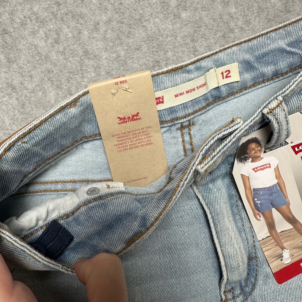 Levis Girls Mini Mom Shorts Light Wash Floral Denim Size 12 Reg Adjustable Waist - Picture 2 of 4